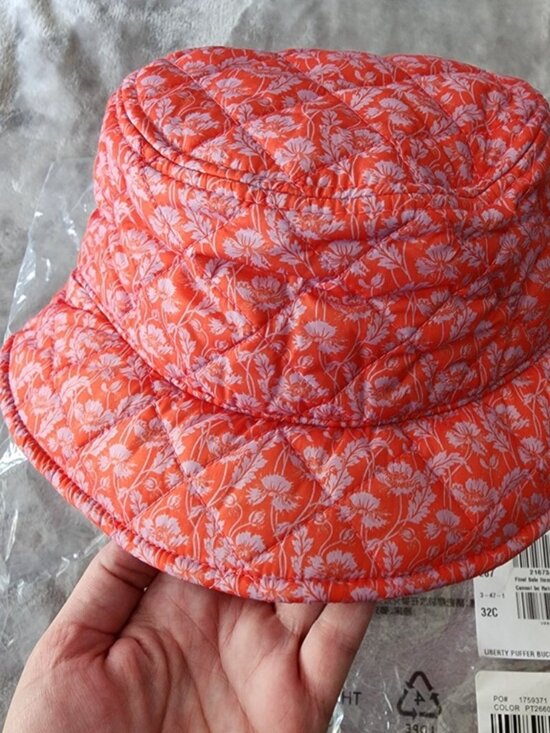 J. Crew Liberty Print PrimaLoft Puffer Bucket Hat Red Pink M/L main image 2